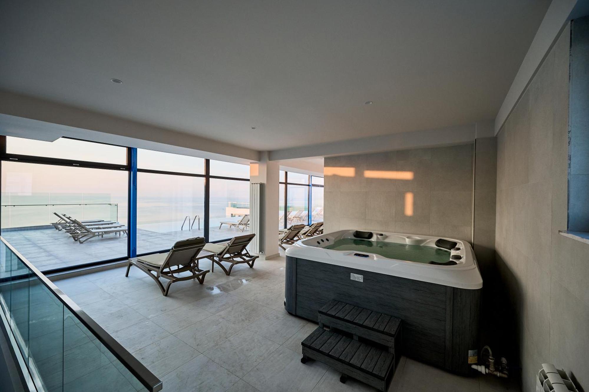 Arrogance Queen Studio - Infinity Pool & Spa Năvodari Exterior foto