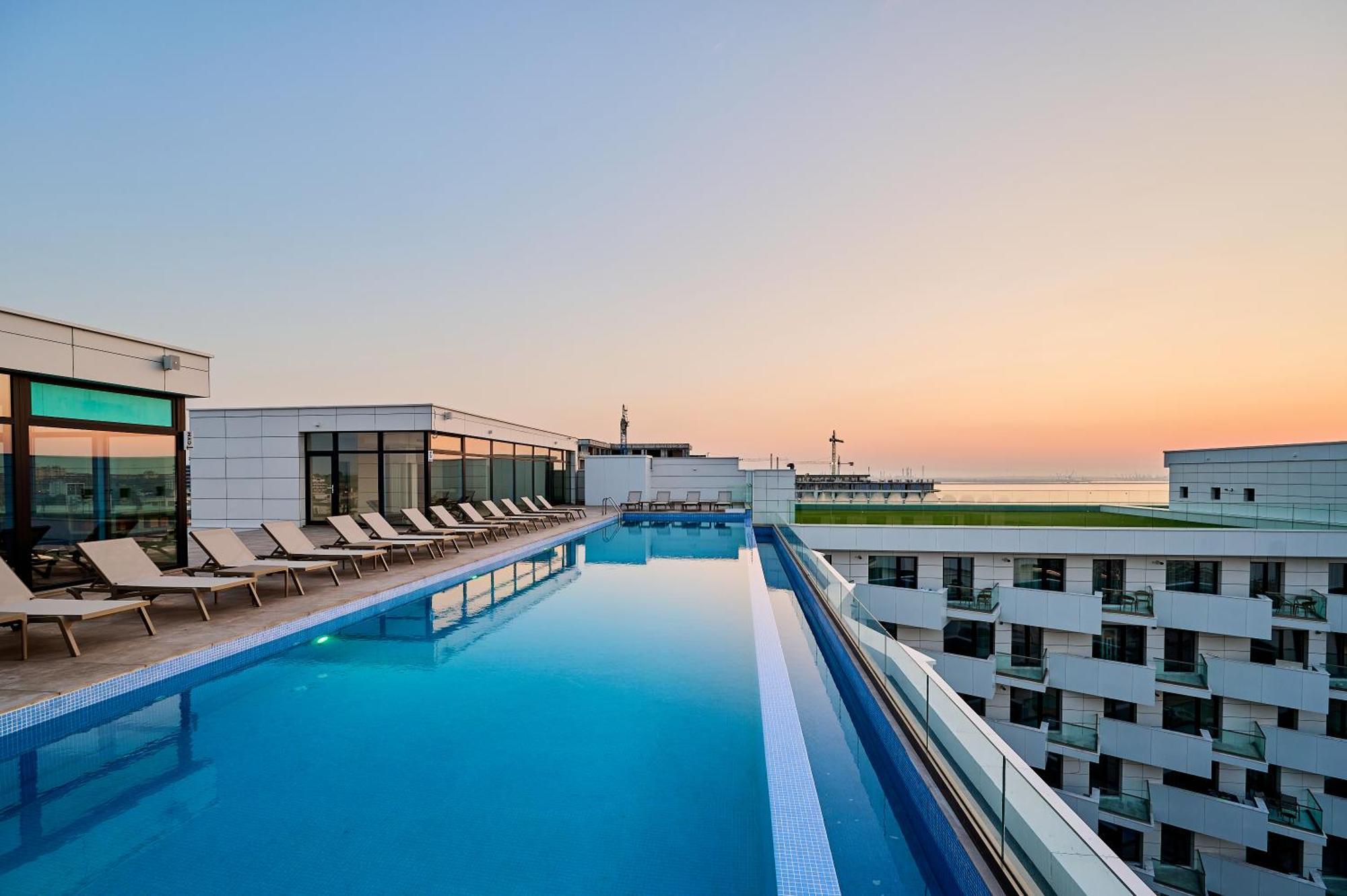 Arrogance Queen Studio - Infinity Pool & Spa Năvodari Exterior foto